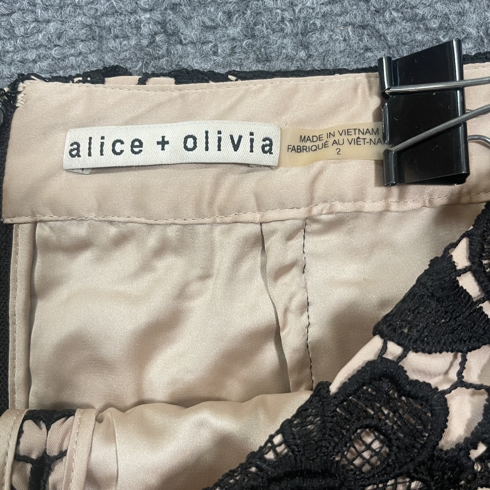 Alice + Olivia Shorts Women Sz 2 Black Lace Lined Hot Pants Festival Booty Short - Picture 10 of 13